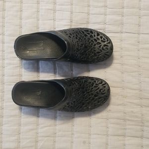 dansko pippa black clogs  EU 37